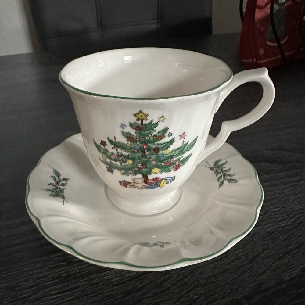 Happy holidays Footed Cup & Saucer Set